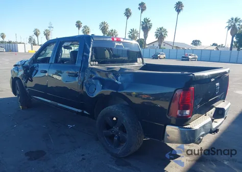 2015 Ram 1500 St z USA, uszkodzony, nr VIN 1C6RR6KTXFS629843